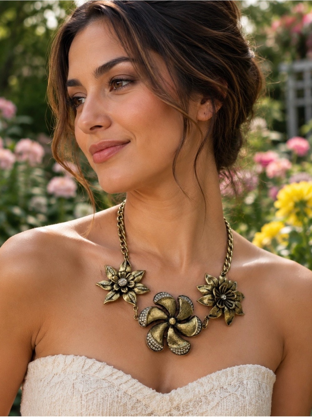 Antique gold tone necklace
